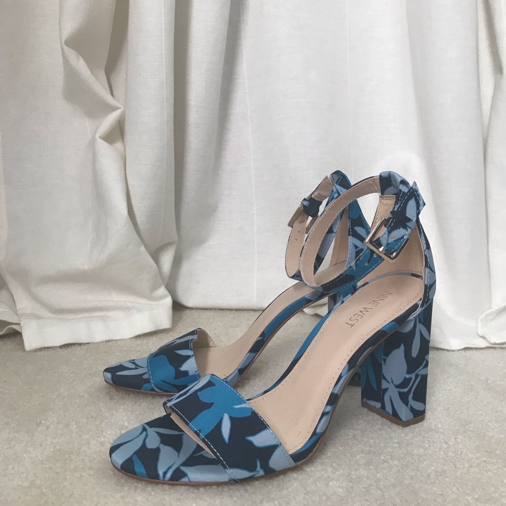 BRAND NEW never been worn Nine West heeled sandals. - Picture 2 of 5